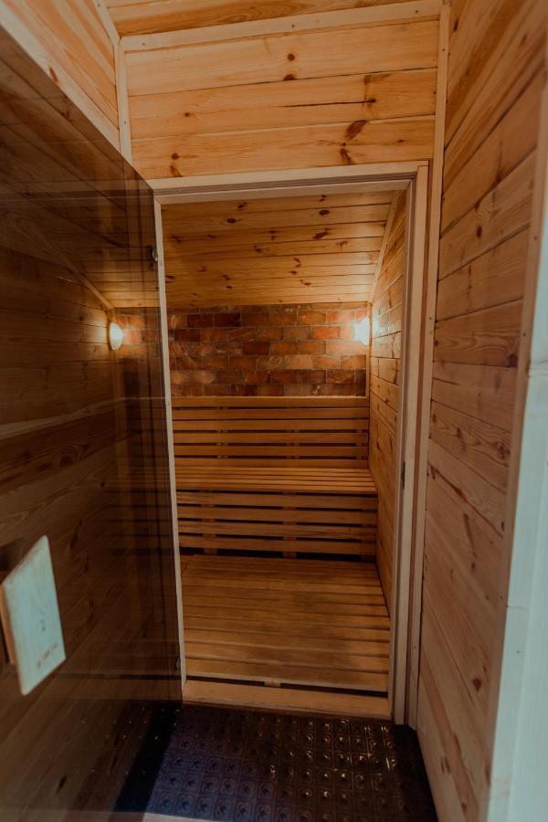 Conacul Drahneilor Hotel Ruscova ภายนอก รูปภาพ