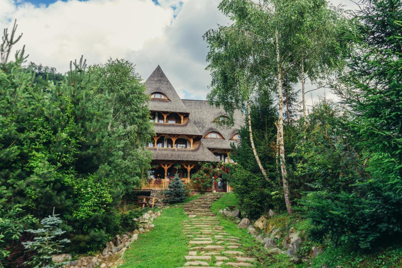 Conacul Drahneilor Hotel Ruscova ภายนอก รูปภาพ